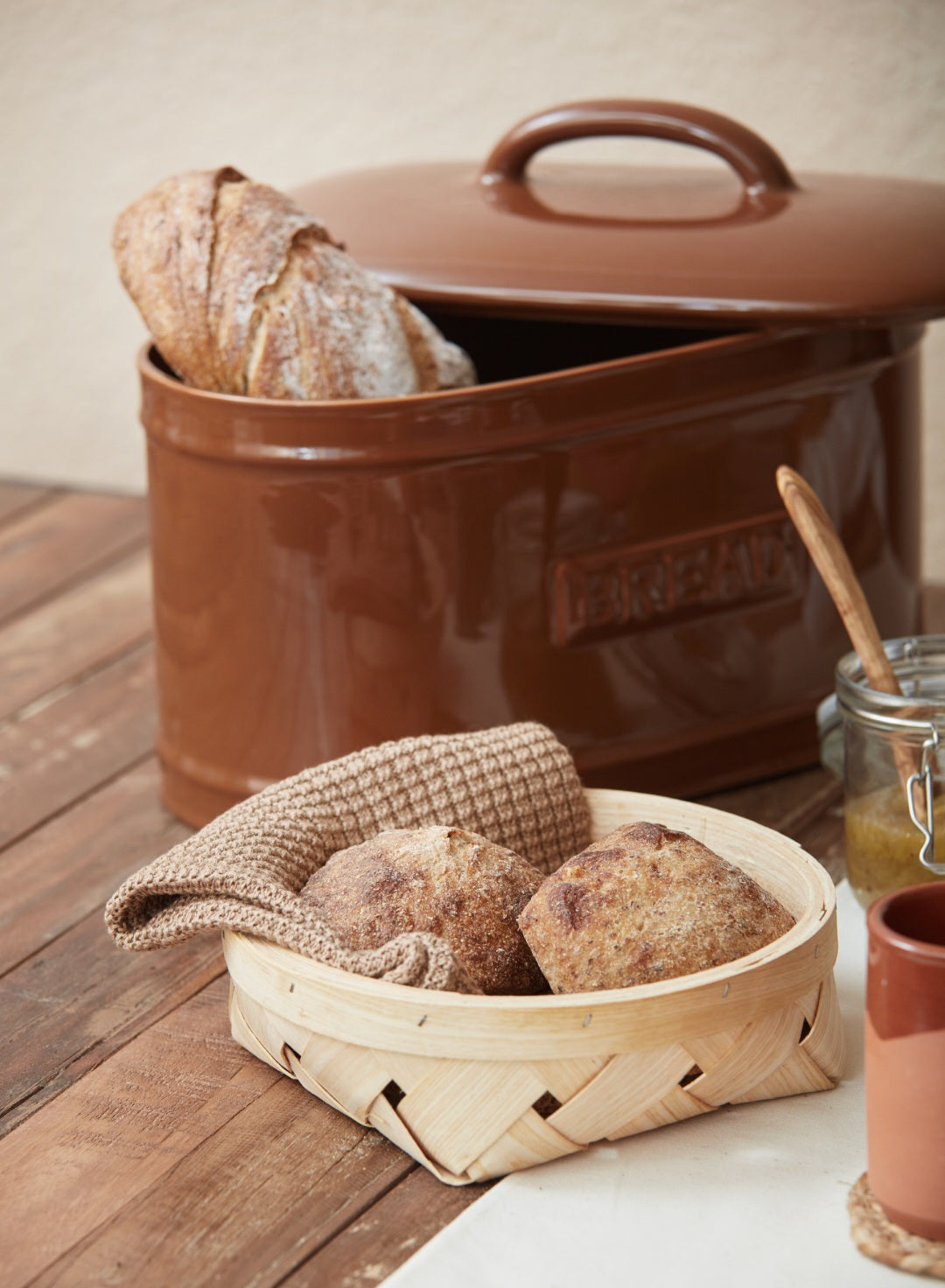 Ceramic Bread Bin | Brown